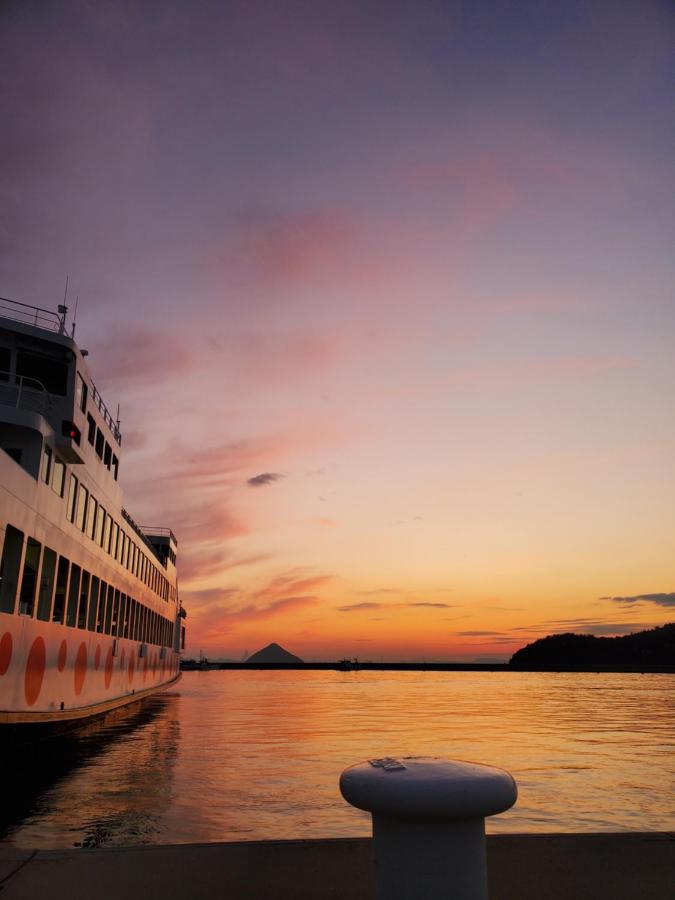 Yado Seven Beach Naoshima Eksteriør bilde